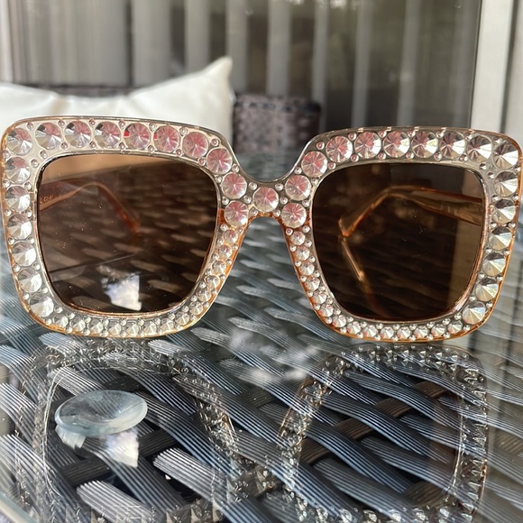 Diamond cut Sunglasses - Picture 4 of 5